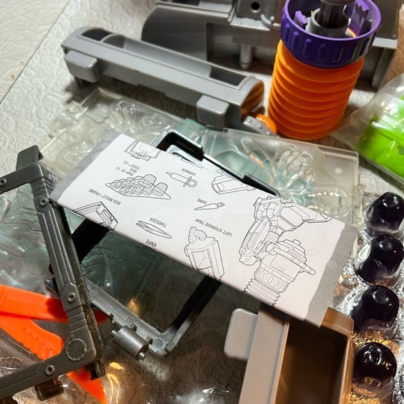 Creepy Crawlers Bug Maker Jakks Pacific 2011 toys r us exclusive dnw see list - Picture 5 of 10